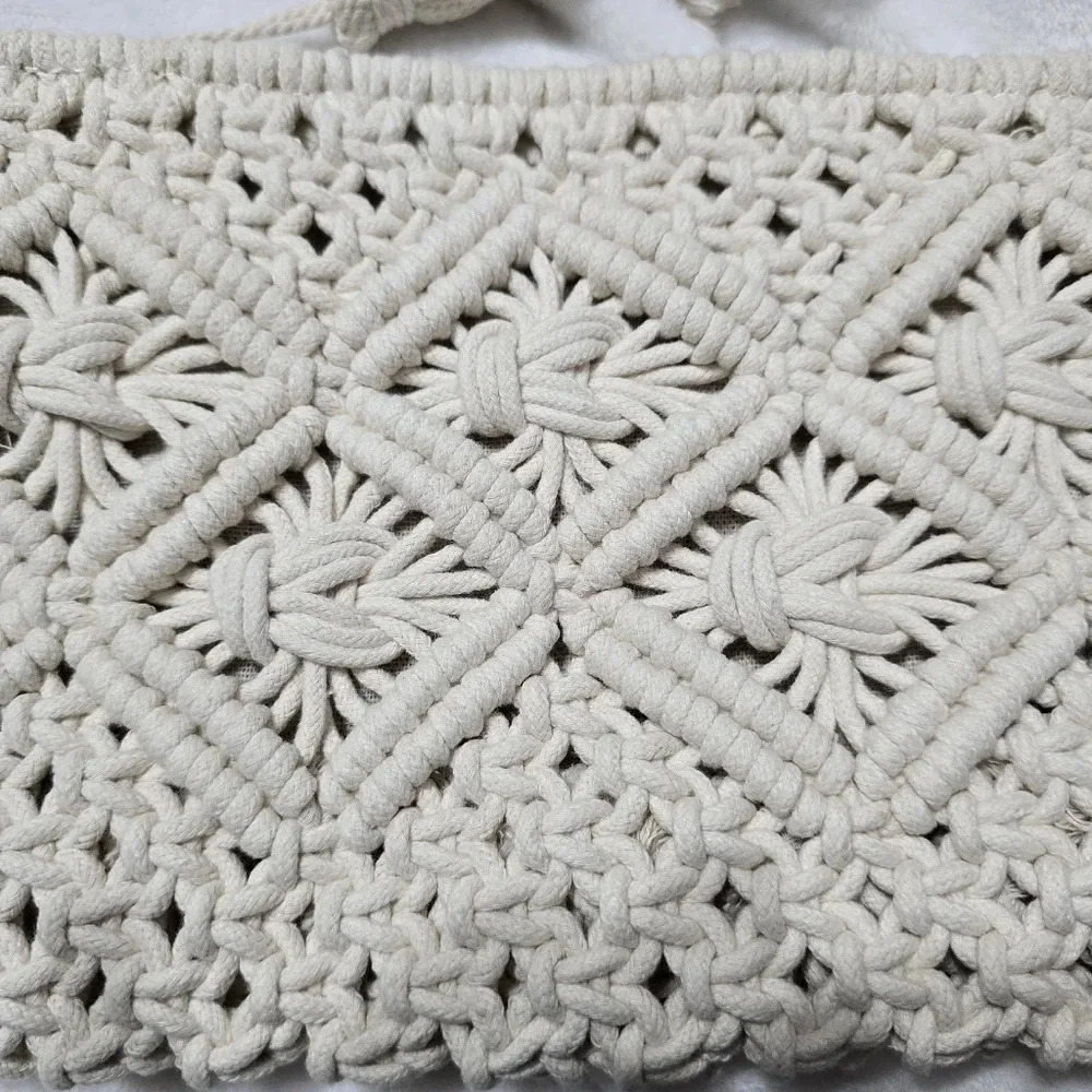Handmade Boho Macrame Clutch/Wallet, Zip Top Close w/ Tassel Zipper Pull, NWOT. - Picture 2 of 6